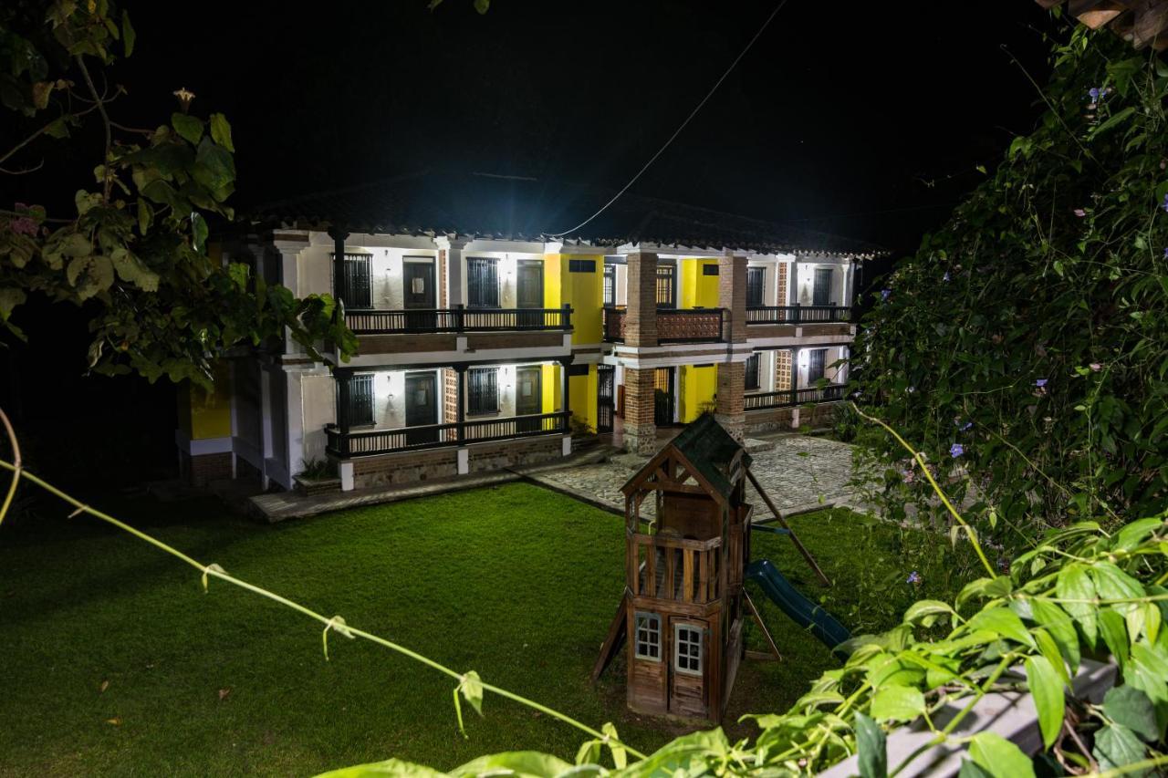 Finca Hotel La Esperanza Монтенегро Екстериор снимка