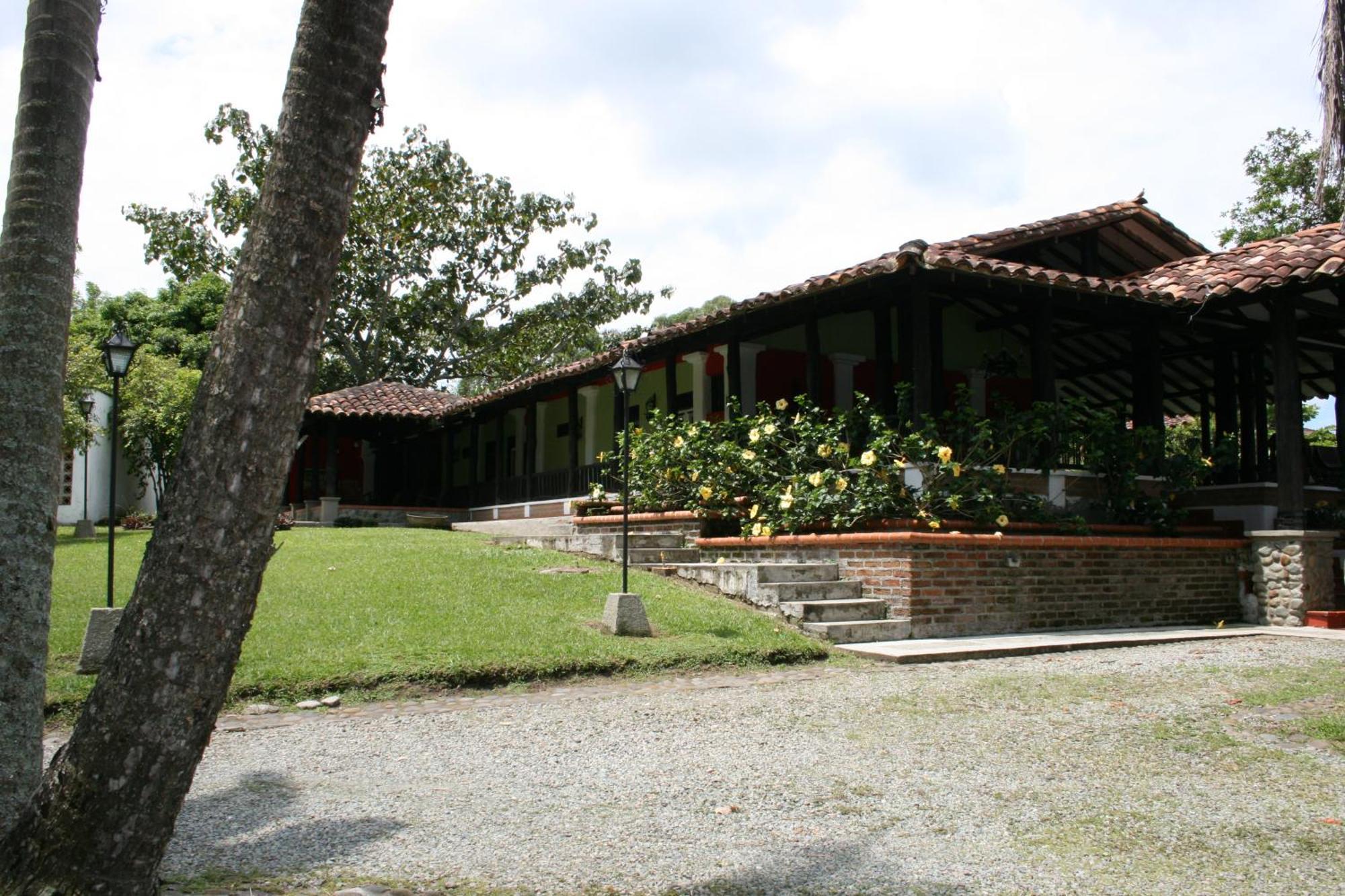 Finca Hotel La Esperanza Монтенегро Екстериор снимка