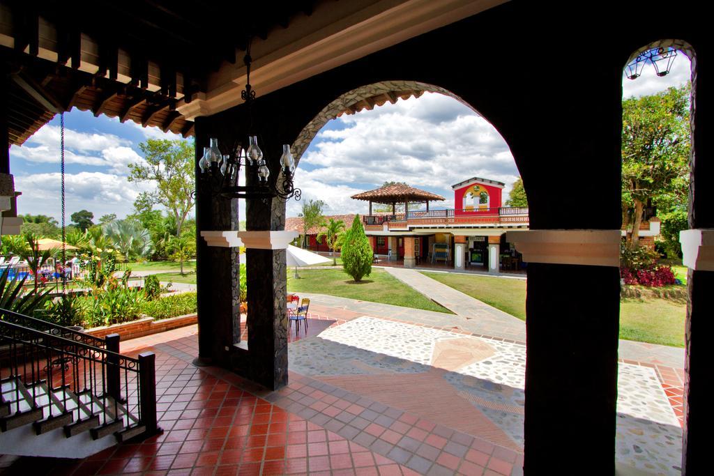 Finca Hotel La Esperanza Монтенегро Екстериор снимка